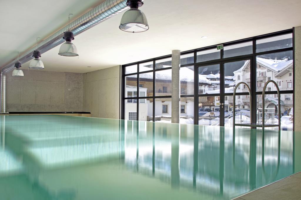 Hotel Edelweiss แกร์ลอส ภายนอก รูปภาพ